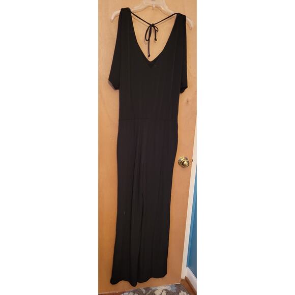Lauren Ralph Lauren Pants - Ralph Lauren Black Classic Party Sleeveless V-Neck Jumpsuit w/ Gold Accents - 16